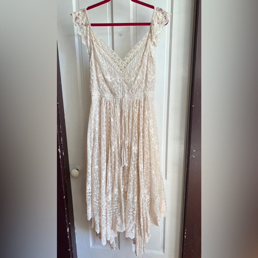 NWOT Spell and the Gypsy Collective Le Gauze Lace Kerchief Dress Sz. L